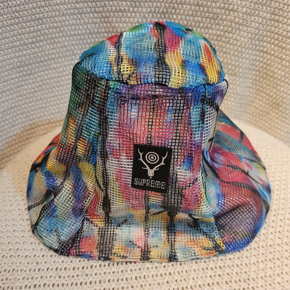 Supreme South2 West8 Bush Tulip Hat